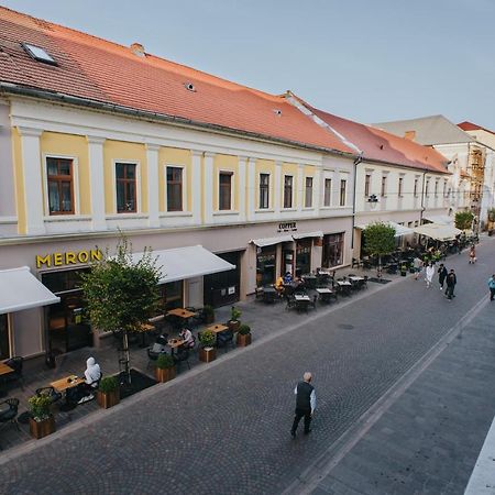 Noo'Vo Central Apartaments Орадеа Екстериор снимка